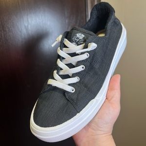 Roxy Size 9 Sneakers